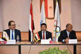 وزير الرياضة يشهد توقيع بروتوكول...