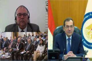 وزير البترول والثروة المعدنية يفتتح...
