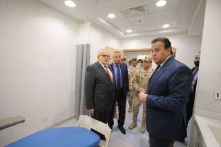 وزير التعليم العالى ورئيس جامعة...