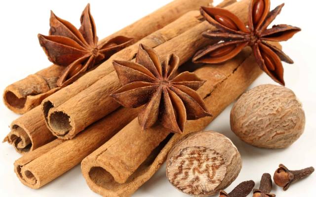 فوائد القرفة للتخسيس وكثافة الشعر