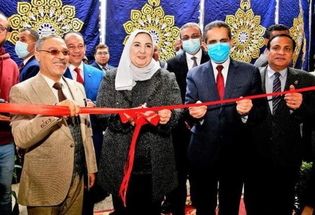 القباج تستعرض تقريرًا عن الأنشطة المنفذة لوحدات التضامن الاجتماعي داخل الجامعات المصرية