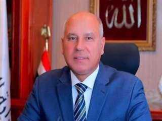 كامل الوزير يكرم عمال السكك...