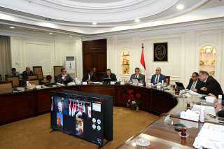 وزير الإسكان يترأس اجتماع مجلس...