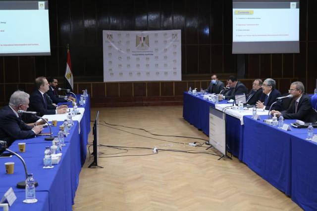 وزير الكهرباء يناقش مع وفد من رجال الأعمال البريطانيين برئاسة سفير بريطانيا بالقاهرة سبل دعم التعاون المشترك