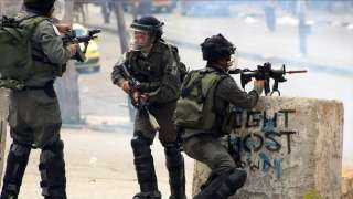 استشهاد فلسطيني وإصابة آخرين برصاص...