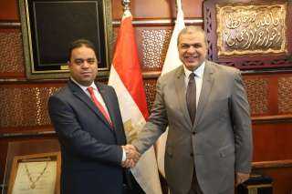 وزيرا العمل المصري والليبي يبحثان...