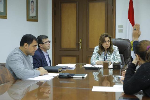 الدكتورة منال عوض تتابع آخر المستجدات بملف المتغيرات المكانية بمركز ومدينة دمياط