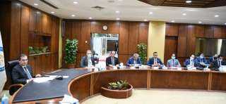 مباحثات وزير البترول والثروة المعدنية...