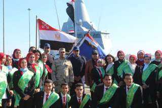 طلاب جامعة القاهرة يشتركون في...