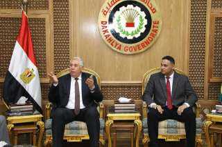 وزير الزراعة يلتقى محافظ الدقهلية...
