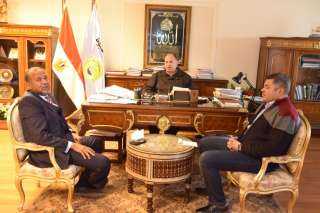 محافظ أسيوط يلتقى رئيس فرع...