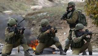 اصابة 11 فلسطينيا باعتداءات جيش...