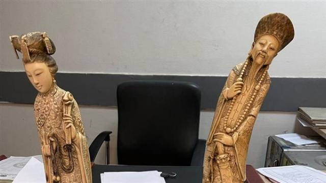 أخبار تماثيل من العاج