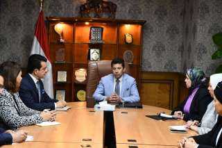 وزير الشباب والرياضة يبحث التعاون...