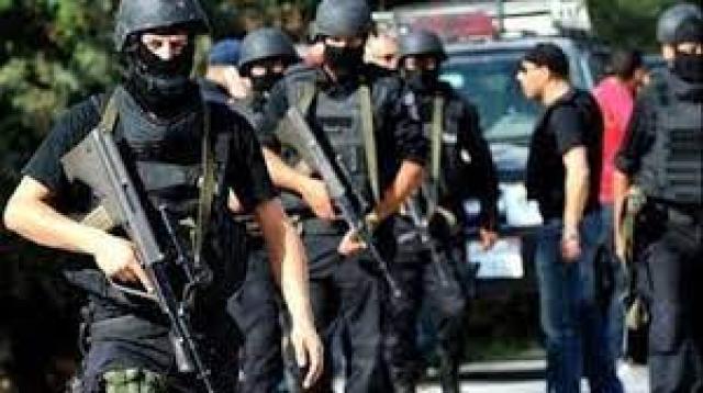 مصرع عنصر إجرامى وإصابة آخر في تبادل إطلاق النيران مع قوات الشرطة بقنا