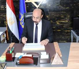 أشرف عطية يعتمد حركة محدودة...