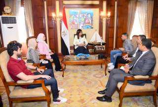 السفيرة نبيلة مكرم تعرب عن...