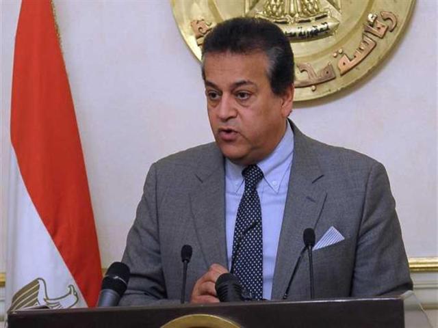 وزير التعليم العالي يُعلن صدور قرارين جمهوريين بتعيين عمداء جُدد بجامعة أسيوط