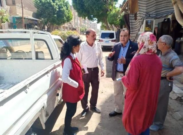 الوحدة المحلية لمركز ملوي تجٌري المعاينة النهائية لشارع 26 يوليو تمهيدا لبدء رصفه