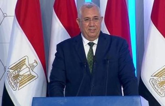 كلمة وزير الزراعة أمام الرئيس السيسي اثناء افتتاح موسم حصاد القمح اليوم من توشكى