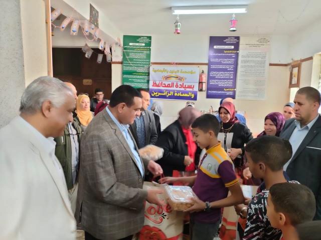 محافظ البحيرة يتفقد دور الرعاية الإجتماعية بالأبعادية ويقدم التهنئة بمناسبة حلول عيد الفطر المبارك