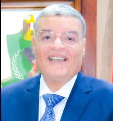 محافظ المنيا يهنئ ”الرئيس السيسي...
