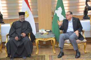 محافظ الشرقية يستقبل راعي الكنيسة...