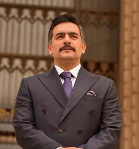 هاني سلامة يشوق جمهوره للحلقة الأخيرة من ملف سري: ”ايه توقعاتكم؟”