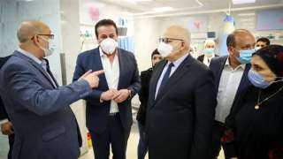 خالد عبدالغفار يتفقد مبنى استقبال...