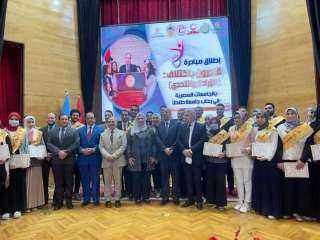 وزيرة التضامن تستعرض تقريرًا عن...