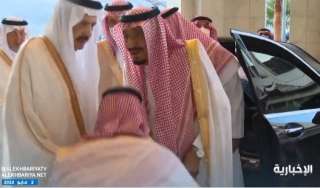 بالفيديو.. طريقة ”معايدة” الأمير محمد...