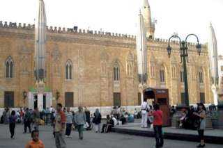 الأوقاف تنفي إسناد إدارة مسجد...