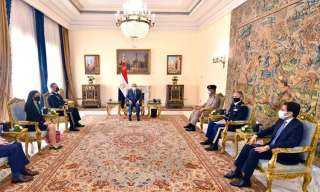 الرئيس السيسي يستقبل قائد القيادة...