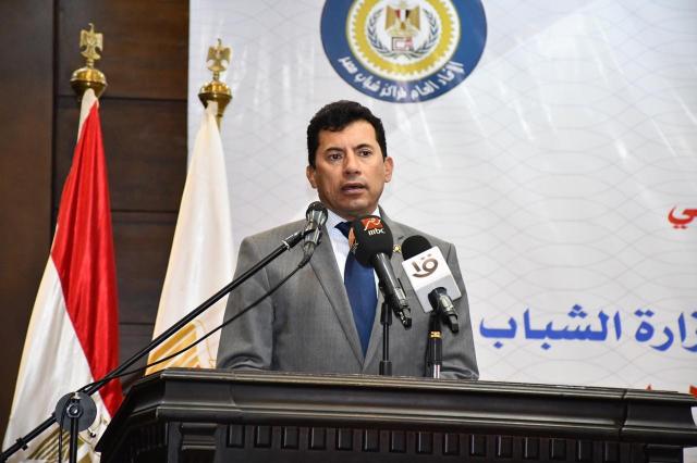 وزير الشباب والرياضة يشهد اطلاق المشروع القومي لتطوير الأداء الإداري للتأهيل لعضوية مجالس إدارات مراكز الشباب