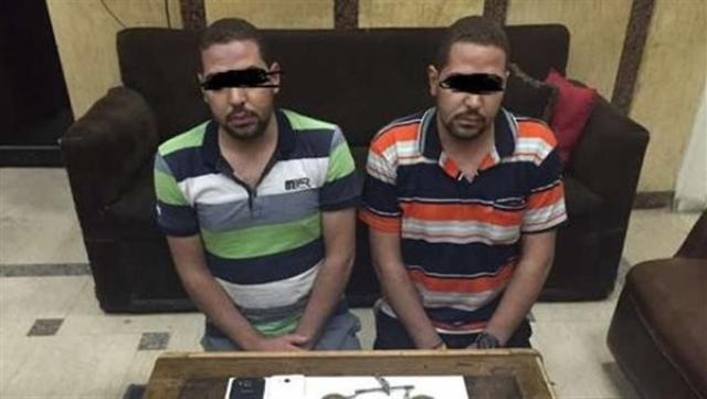 عاطلين