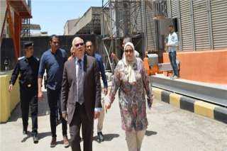 محافظ بورسعيد يتفقد مطحن وشون...