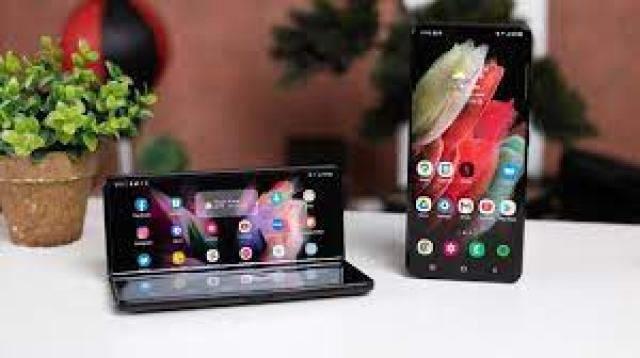 هاتفي سامسونح Galaxy Z Flip4 و Z Fold4