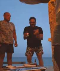 بالفيديو.. أكرم حسنى يرقص على...