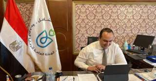 رئيس هيئة الرعاية الصحية يجتمع...