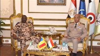 وزير الدفاع يلتقى بنظيره التشادي...