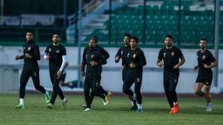 الأهلي يصل ملعب 5 يوليو...