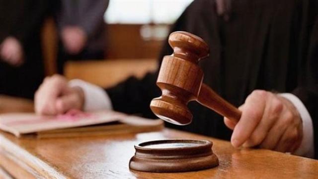 الحبس 10 سنوات والعزل من الوظيفة لوكيل مدرسة ثانوية صناعية بسوهاج