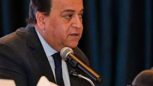 خالد عبدالغفار يتلقى تقريرًا عن فعاليات “دراسة وضع خريجي الجامعات المصرية في سوق العمل”