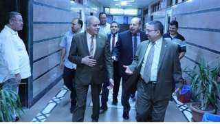 رئيس جامعة الأزهر يتفقد لجان...