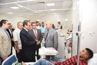 رئيس جامعة سوهاج يفتتح وحدة...