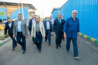 وزير الإنتاج الحربى يتفقد شركة...