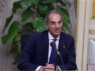 وزير الاتصالات يعلن توفير إنترنت...