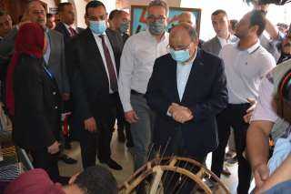 وزيرا التنمية المحلية و السياحة...