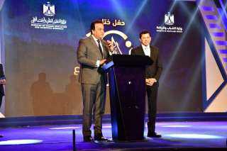وزيرا الشباب والرياضة والتعليم العالي...