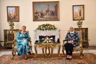 انتصار السيسي: لقائى بقرينة رئيس...